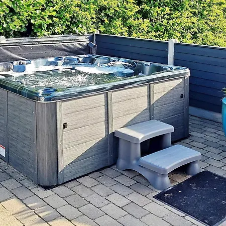 5 Star In Vinderup-by Traum *