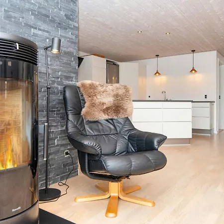 5 Star In Vinderup-by Traum *