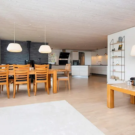 5 Star In Vinderup-by Traum *